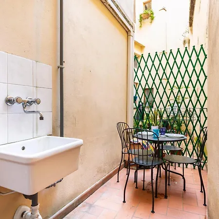 Apartment Vigna Nuova First Floor Florenz